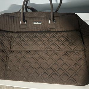 VERA BRADLEY LARGE BROWN MICROFIBER TRAVEL BAG~NEVER USED